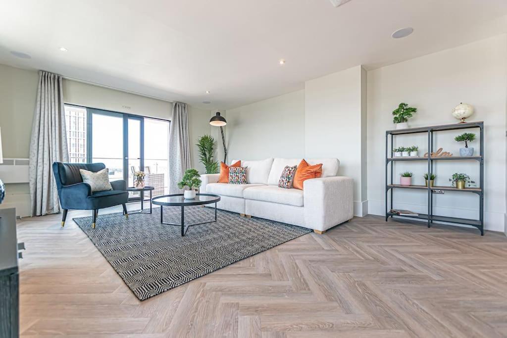 Penthouse River View! Wow Ливърпул Екстериор снимка