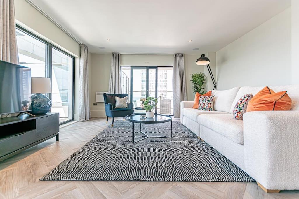 Penthouse River View! Wow Ливърпул Екстериор снимка